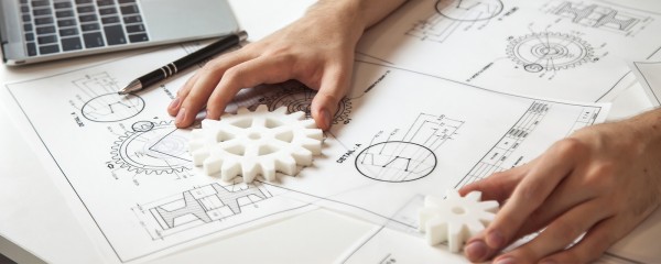 Technische 2D Zeichnungen – Schwerpunkt Kunststoffe