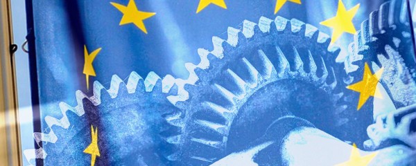 EU-Maschinenverordnung mit sicheren Steuerungen