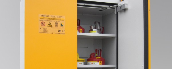 Prüfpflichtige Sicherheitseinrichtungen im Labor und sonstigen Arbeitsräumen: Sicherheitsschränke