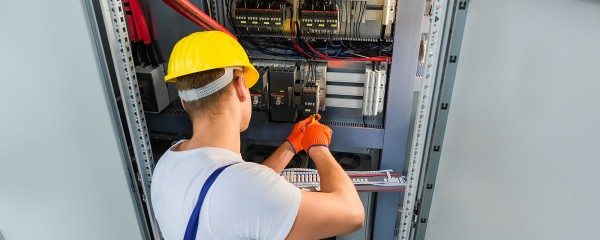 Arbeiten unter Spannung (AuS) bis 1 kV