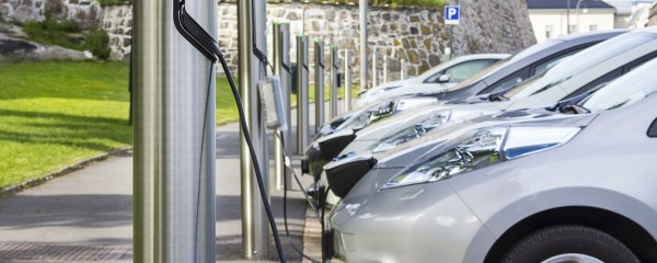 Ladeinfrastruktur für E-Fahrzeuge planen, errichten und betreiben