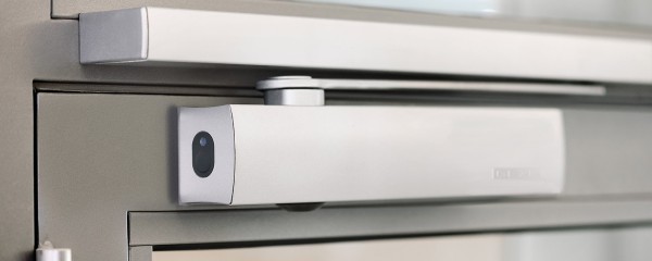 Prüfung von Brandschutztüren und Fachkraft für Feststellanlagen gemäß DIN 14677