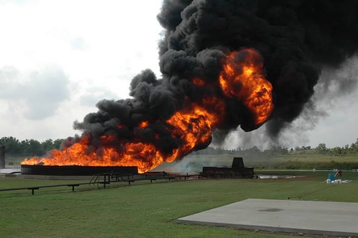 Hier muss alles stimmen: Brandschutz im Tank- und Gefahrgutlager © HDT