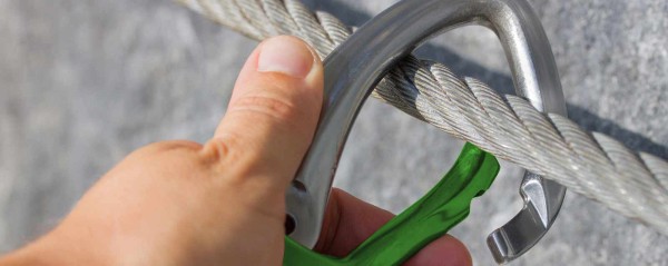 Zur Prüfung befähigte Person von PSA gegen Absturz